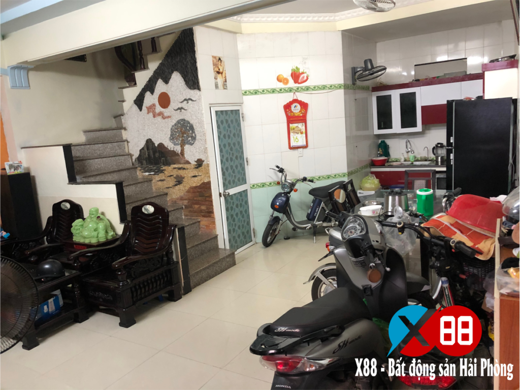 Bán nhà trong ngõ Miếu Hai Xã