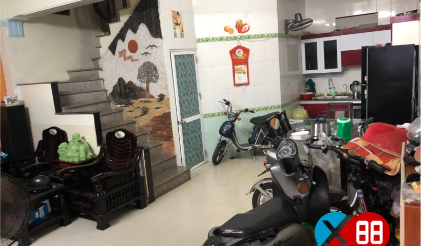 Bán nhà trong ngõ Miếu Hai Xã