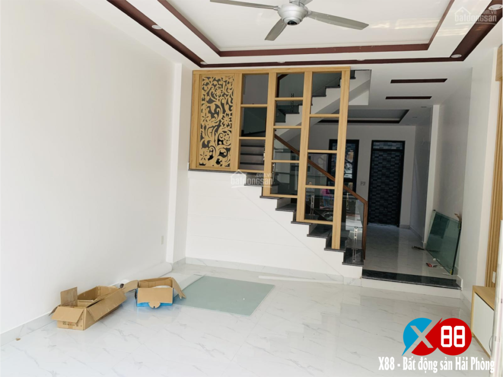 Bán nhà đường Hồ Đá