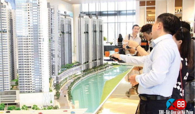 NHIỀU NGƯỜI "CẤT TIỀN" CHỜ COVID MỚI MUA NHÀ