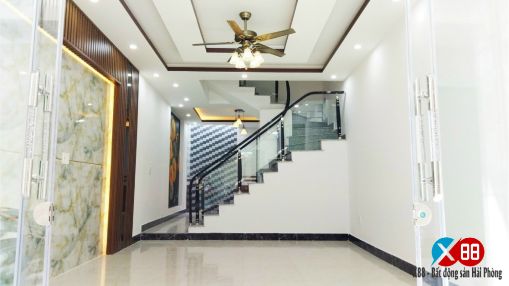 Bán nhà trong ngõ Lũng Đông