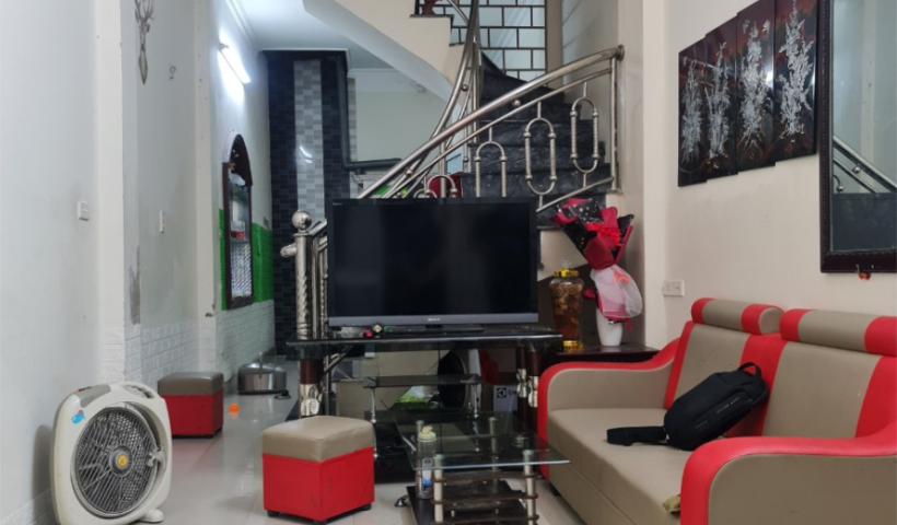 Bán nhà Hoàng Quý